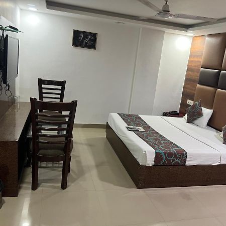 Hotel Le Mount Near Igi Airport Neu-Delhi Exterior foto