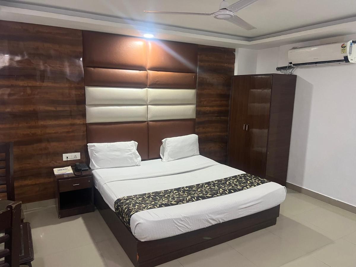 Hotel Le Mount Near Igi Airport Neu-Delhi Exterior foto